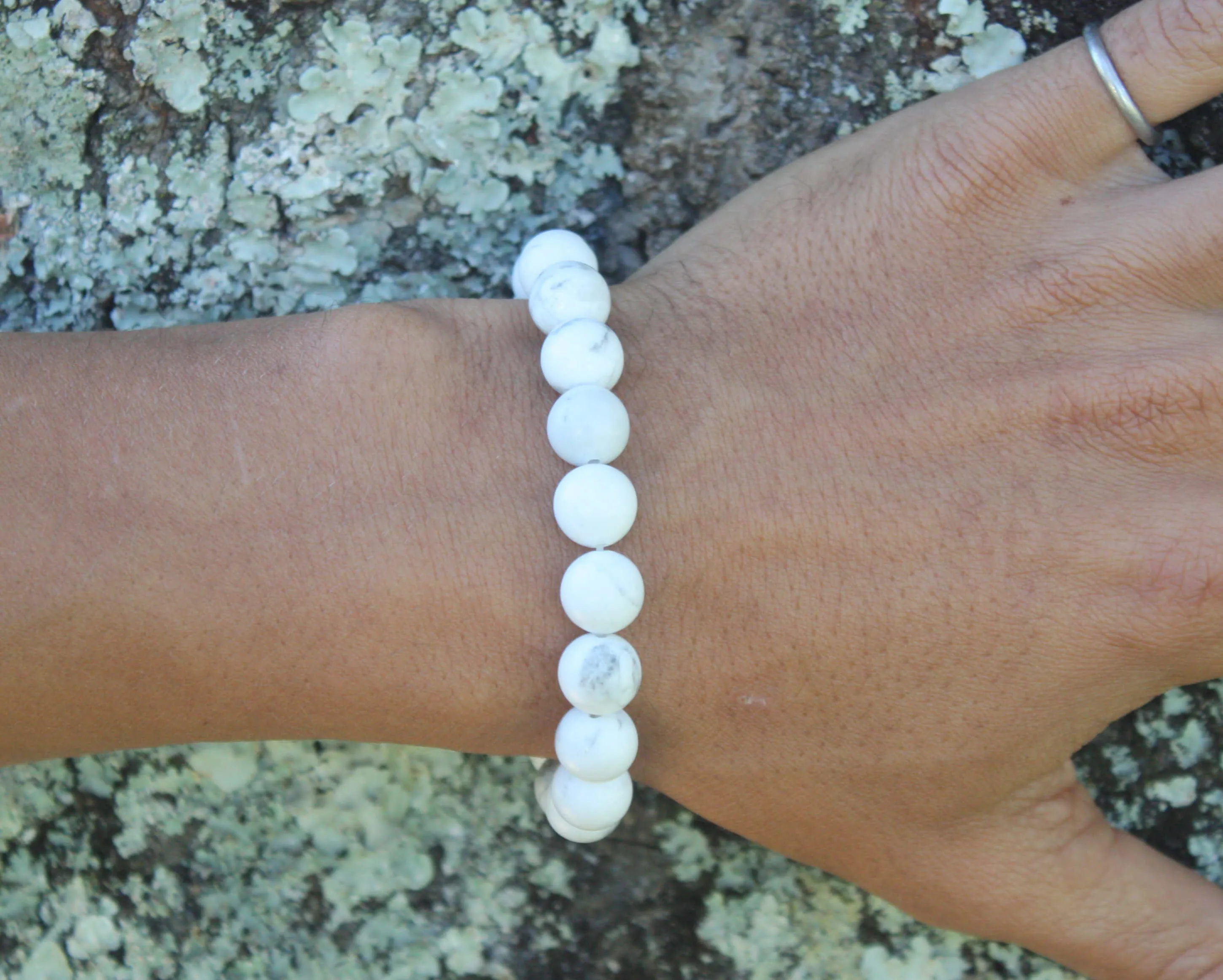 10mm Howlite Bracelet - Howlite Crystal Jewelry - Necklaces for Women/Men - Beaded Howlite Stone Bracelet - Serenity & Peace