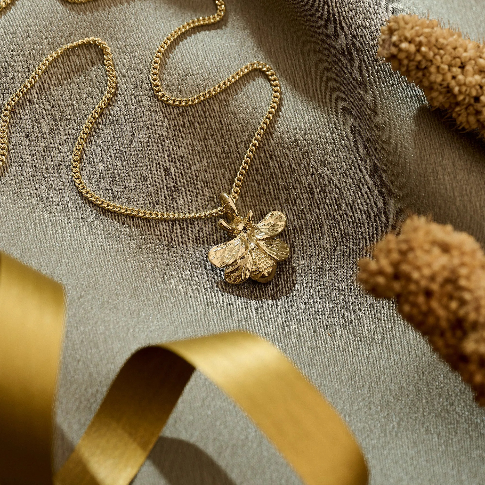 Bumble-Bee Solid Gold Necklace