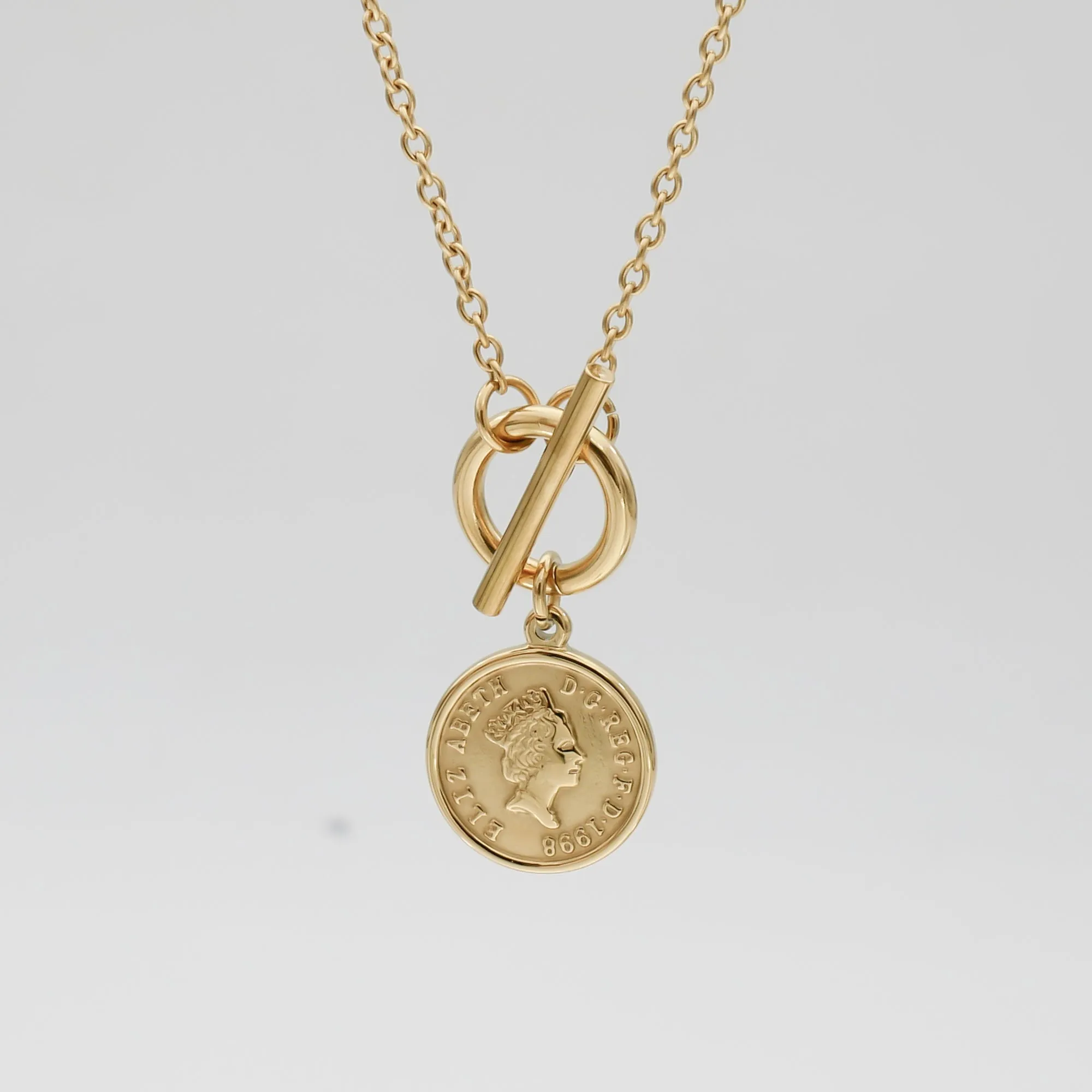 Coin Pendant Necklace | Gold