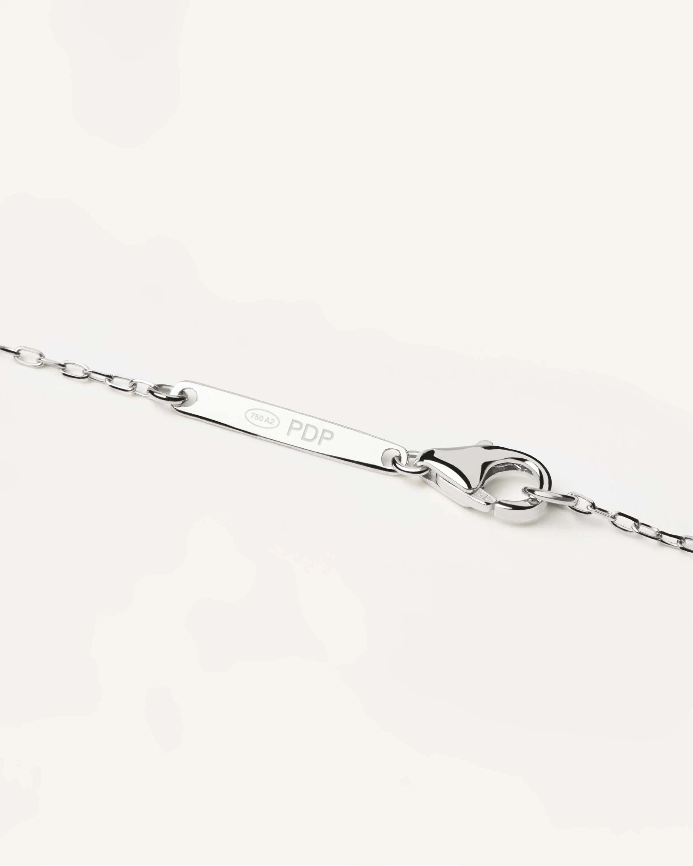 Diamonds and White Gold Solitaire Medium Necklace