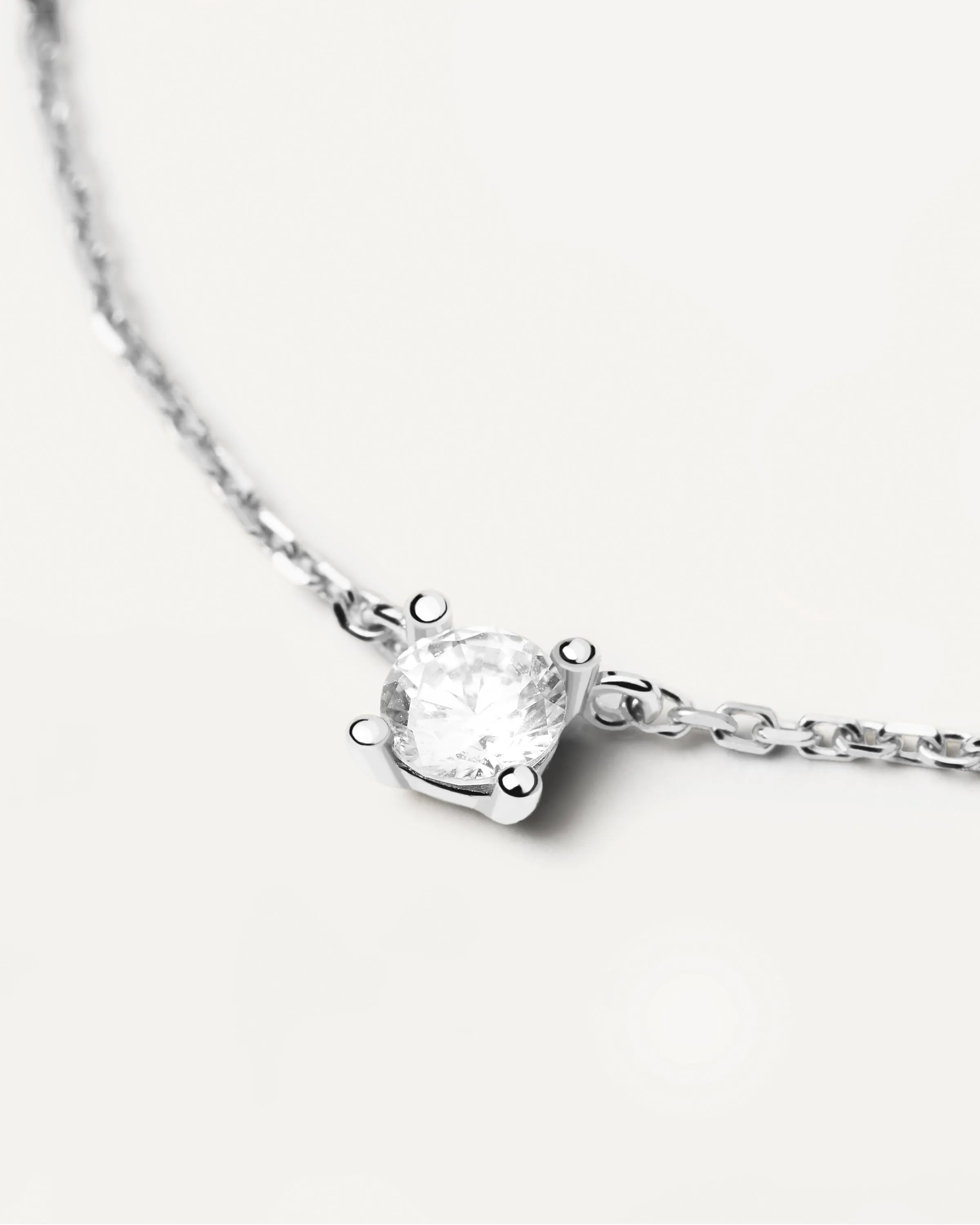 Diamonds and White Gold Solitaire Medium Necklace