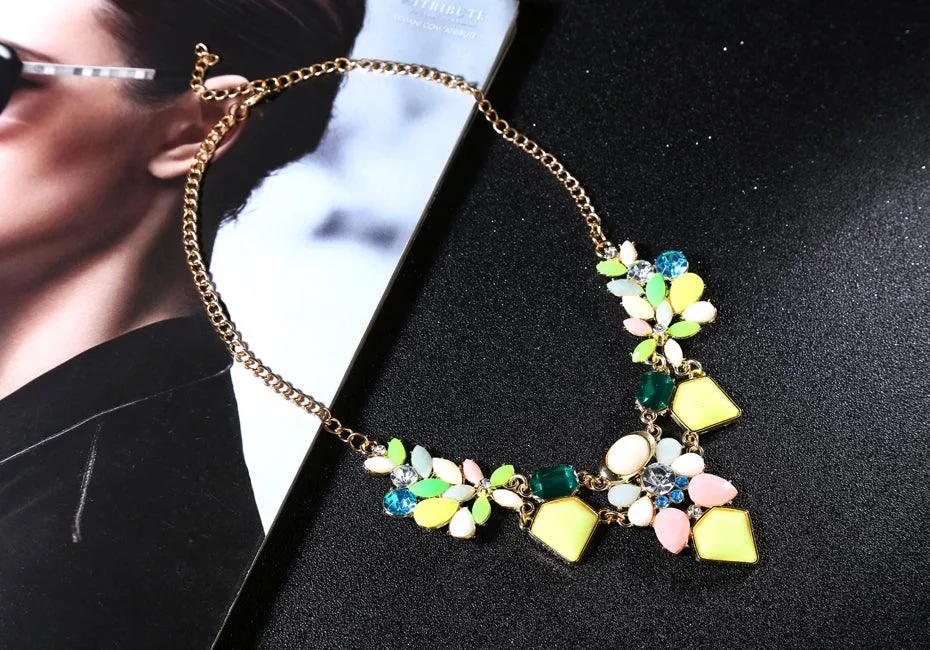 FLOWER POWER CHUNKY NECKLACE