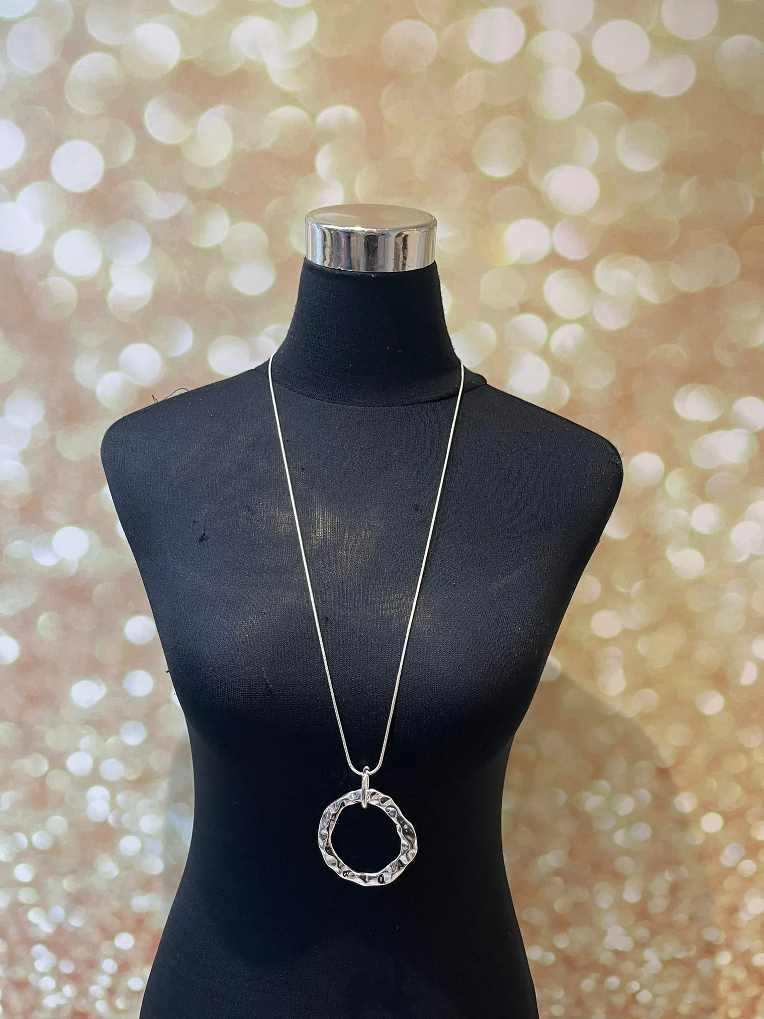 Long pendant necklace