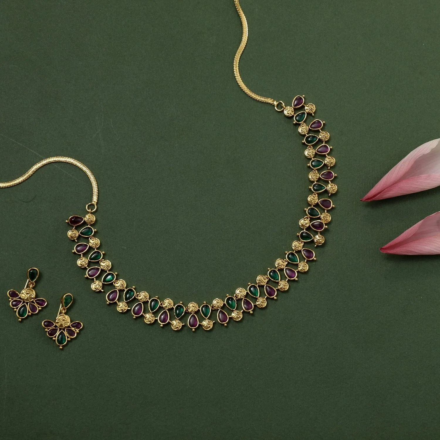 Nirvana Antique Red Green Kempu Necklace Set