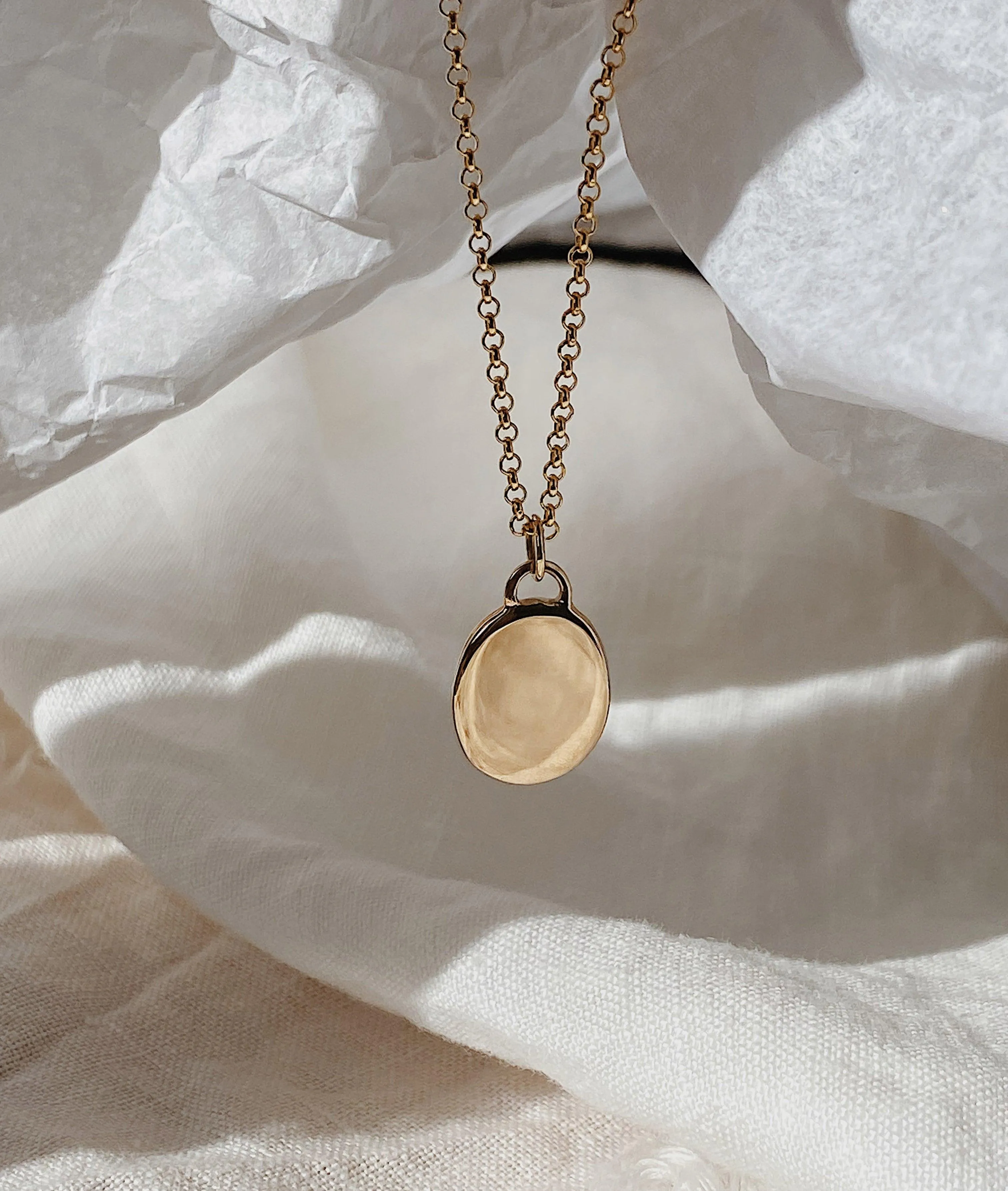 Oval Pendant necklace