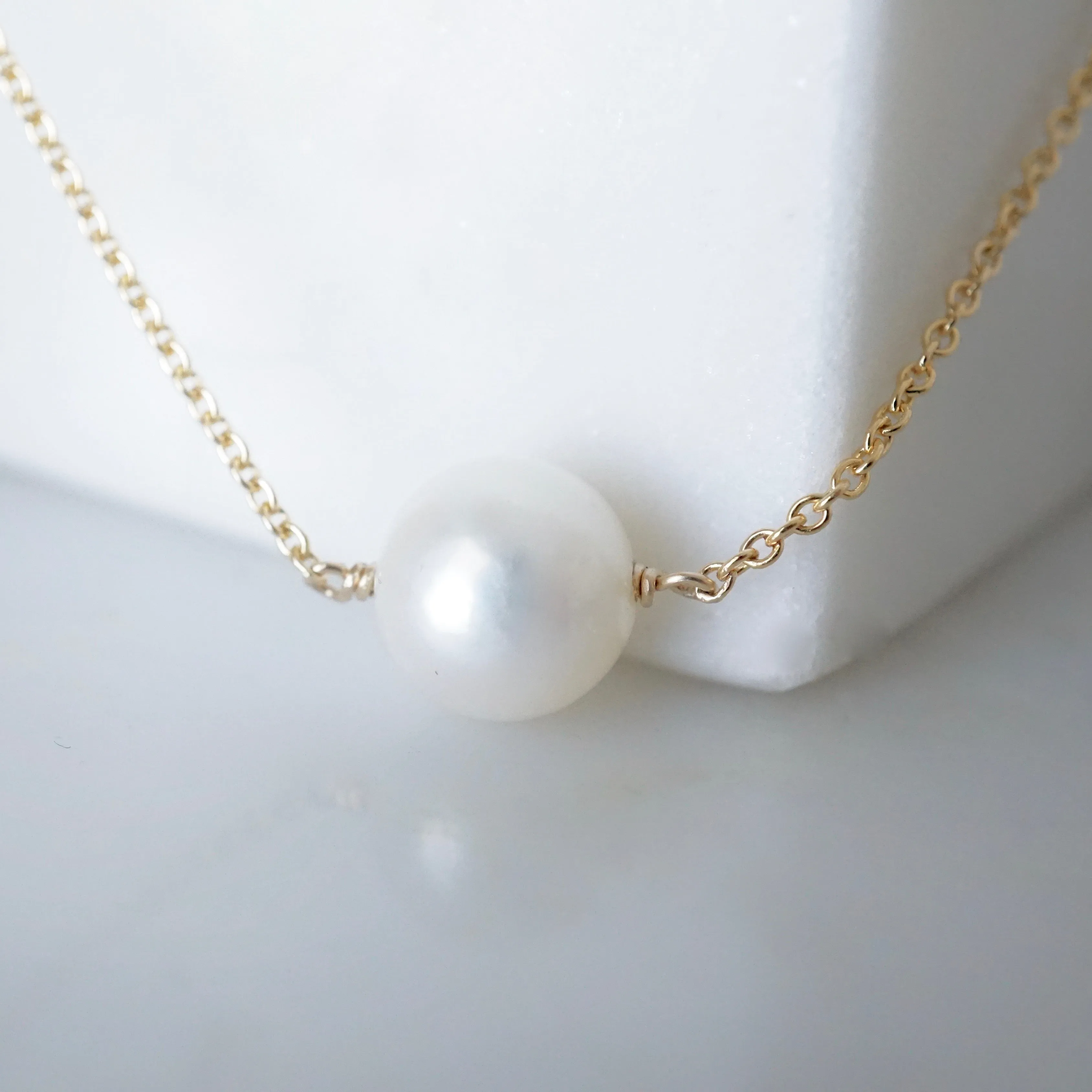 Round Pearl Necklace - Simple Pearl Chain Necklace - Pearl Floating Necklace