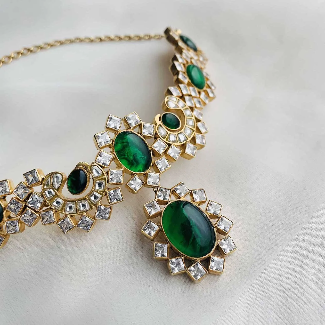 SILVER GOLD PLATED GREEN STONE CHOKER