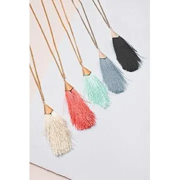 Simply Noelle Feather in Your Cap Necklace - Black