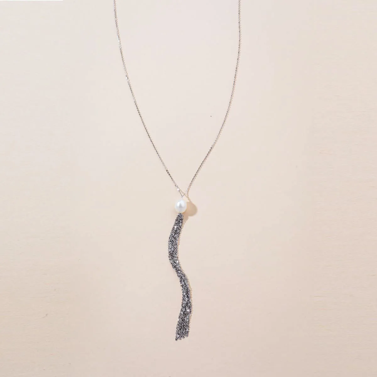 Single Freshwater Pearl Tassel 18k White Gold