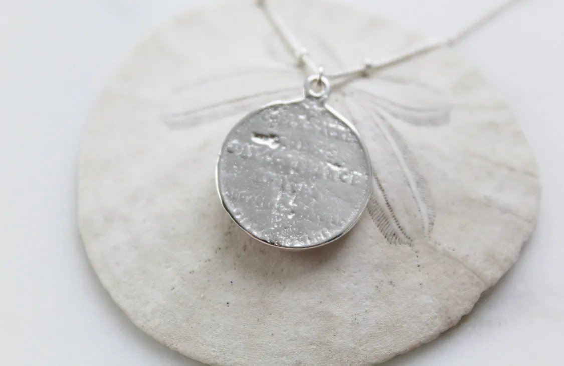 The Little Sacred Heart® minimalist version in silver