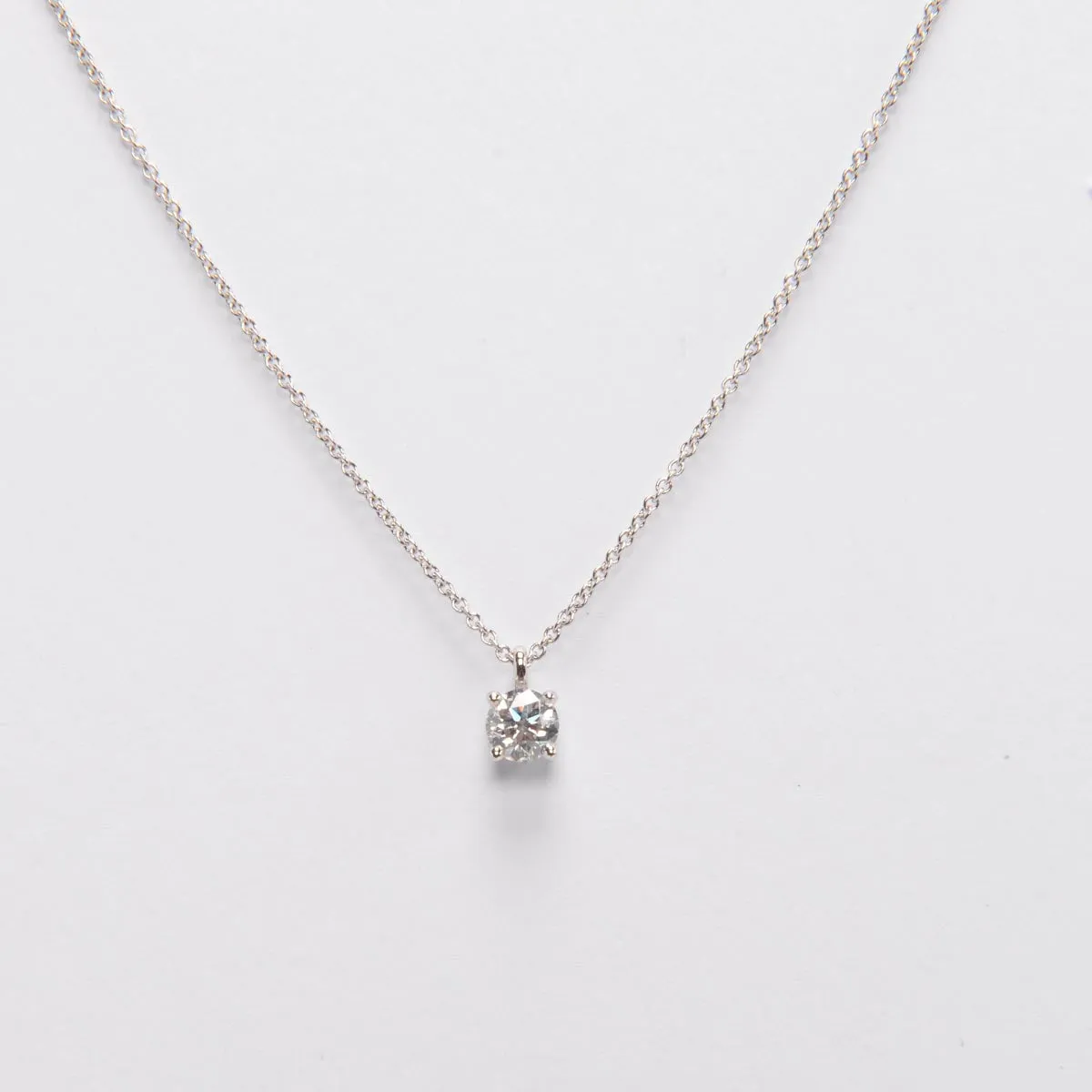 Tiffany & Co Elegant Platinum Pendant Necklace with Stunning Diamonds