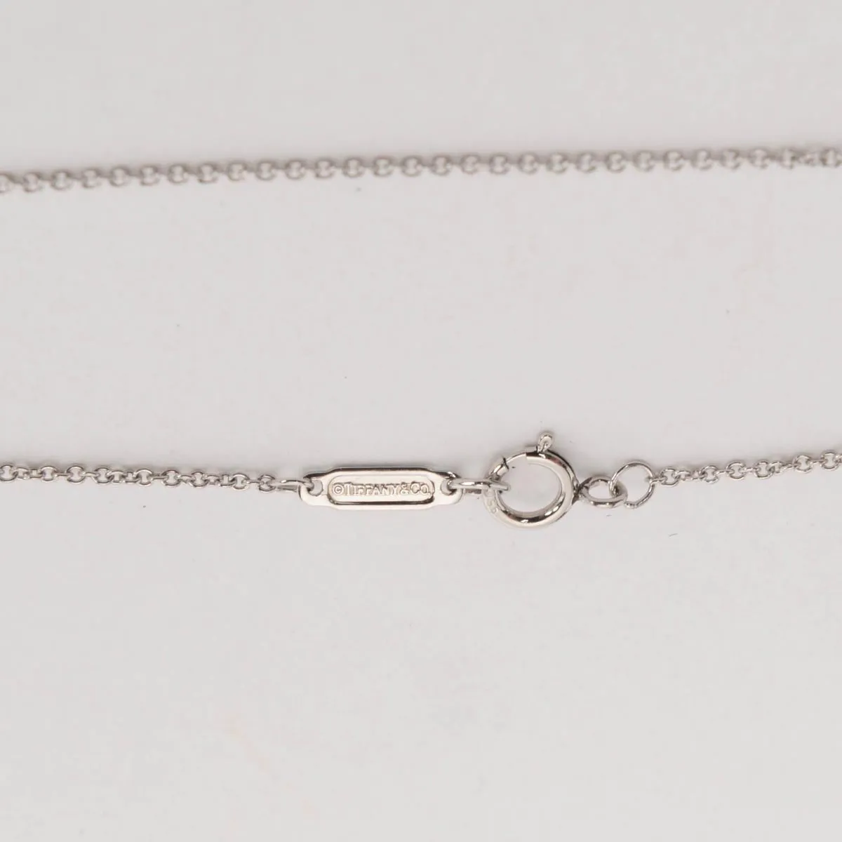 Tiffany & Co Elegant Platinum Pendant Necklace with Stunning Diamonds