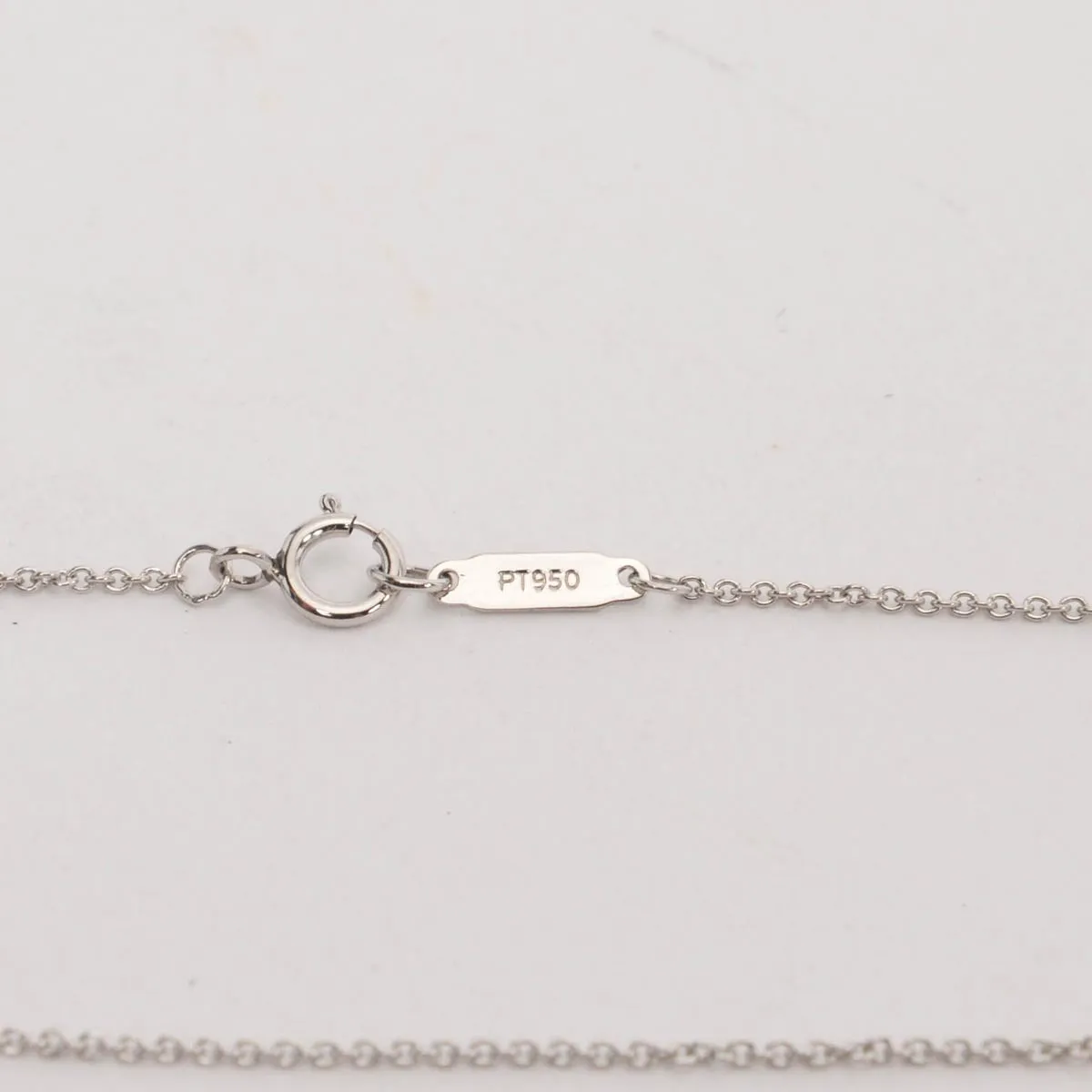 Tiffany & Co Elegant Platinum Pendant Necklace with Stunning Diamonds