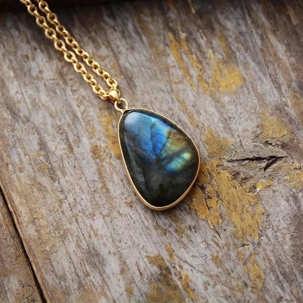 'Walang' Labradorite Pendant Necklace