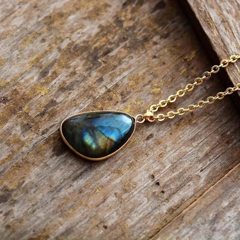 'Walang' Labradorite Pendant Necklace